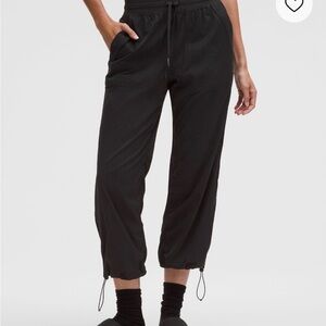 LULULEMON dance studio cropped Women's Drawstring Pants